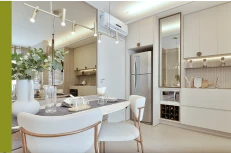 cozinha com decoração luxuosa, adega, eletrodomésticos mordenos e vários pontos de iluminação